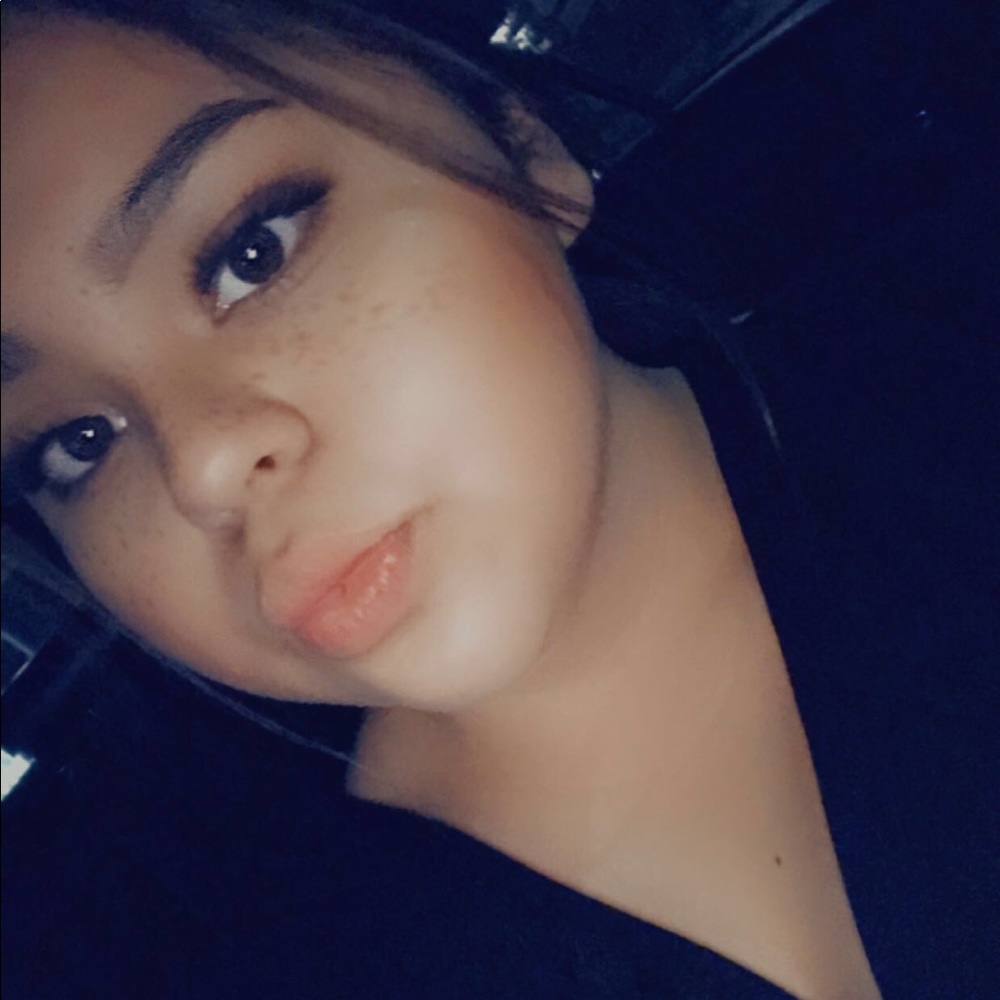 Meet your Posher, Jasmine